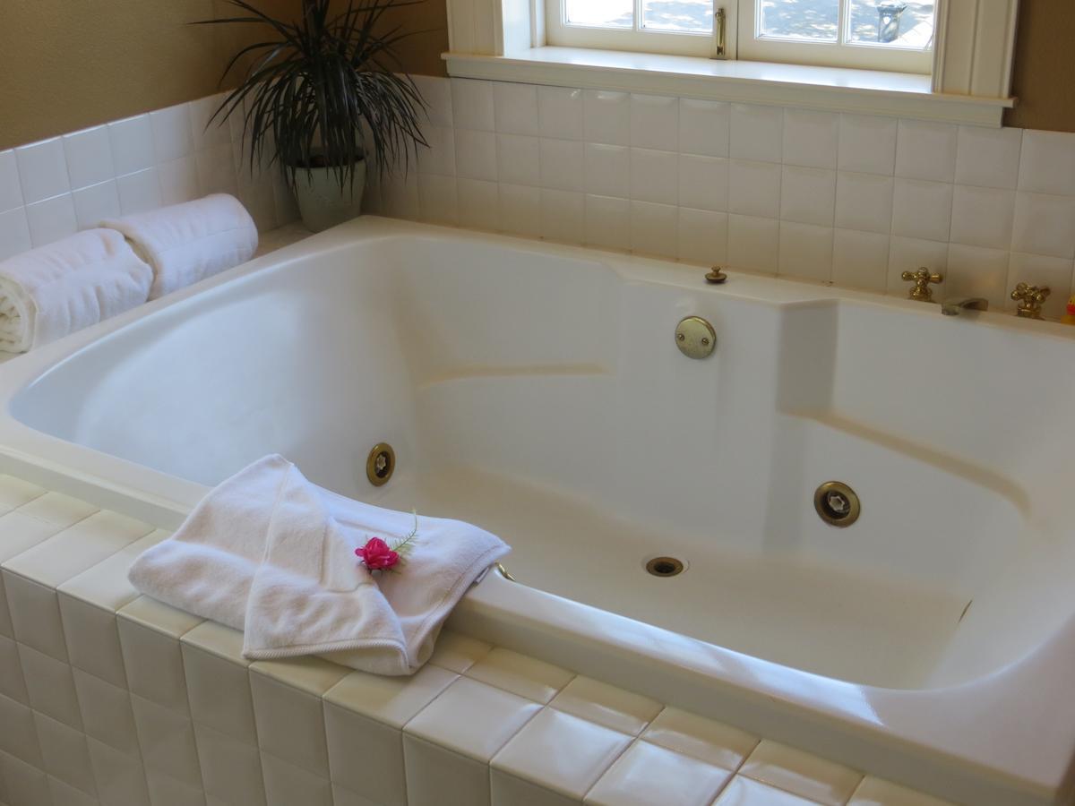 Arbor Guest House Napa Room photo